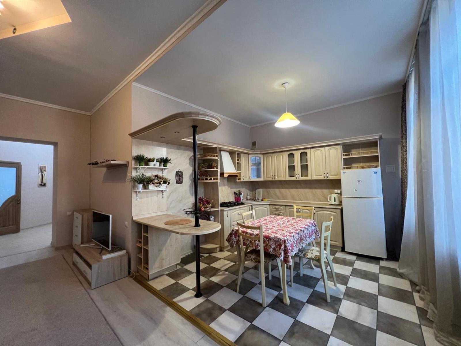 קייב Apartment On Baseinaya Street 13 מראה חיצוני תמונה